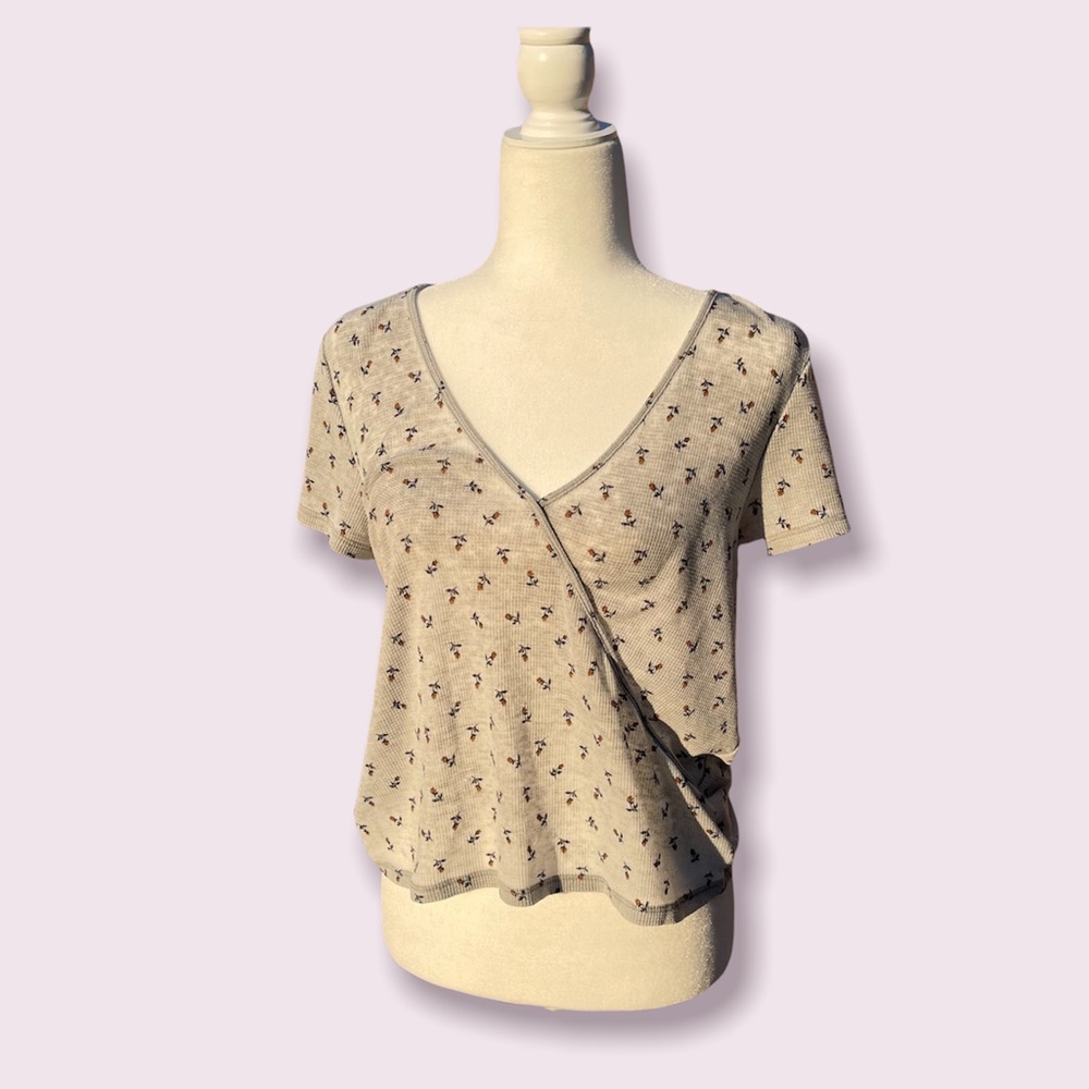 American Eagle Grey Floral Faux Wrap Top Waffle Style Thin